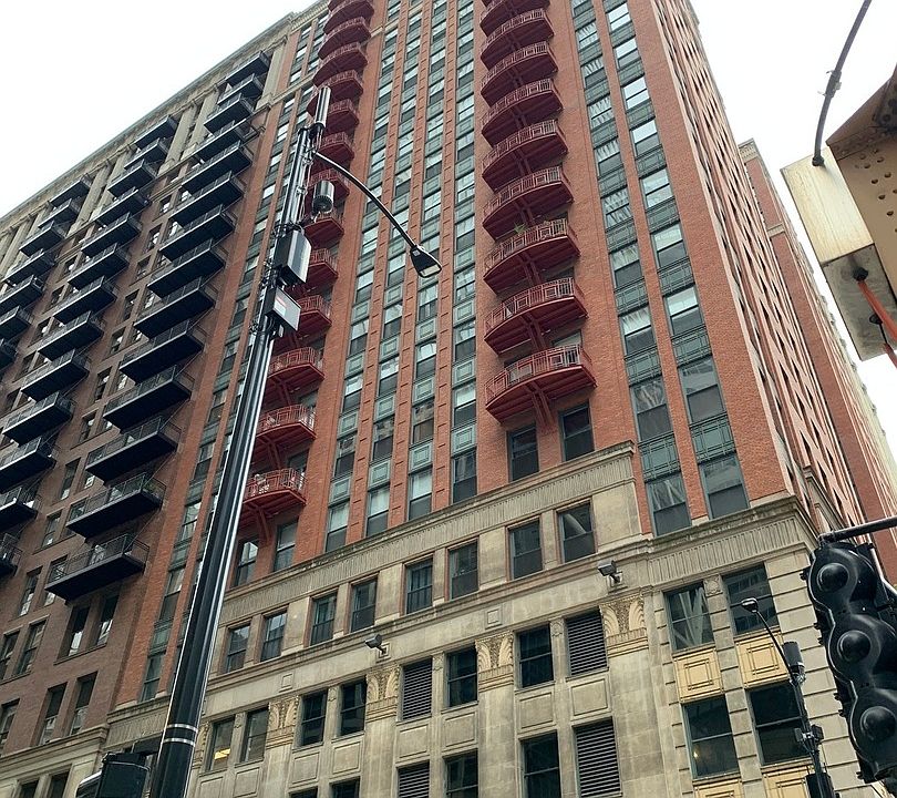 1st image of 208 W Washington St APT 1403