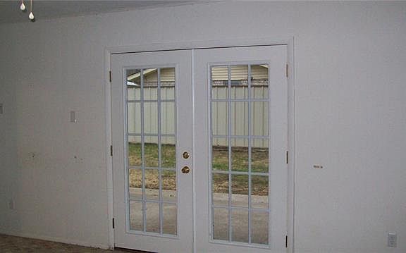 5th image of 507 Travis Dr