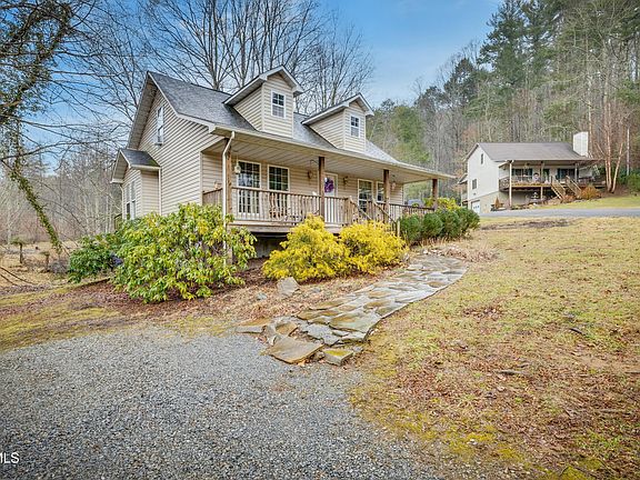 3rd image of 107 Beech Ln