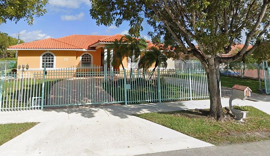 2nd image of 601 SW 130th Ave