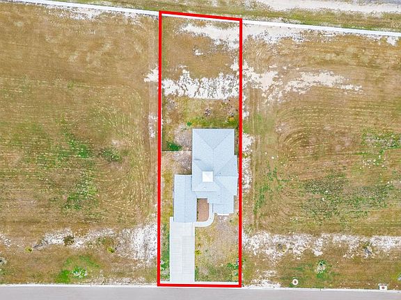 2nd image of 174 Tiki Dr