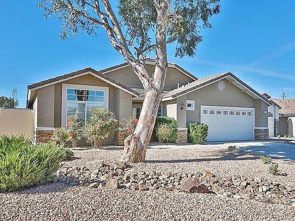 3rd image of 8860 Tamarisk Ave