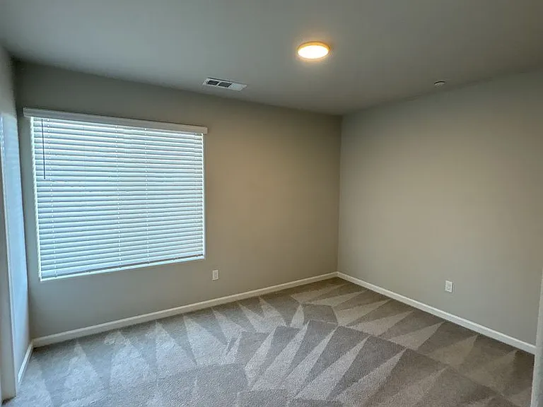 505 S Summit St #101-104 — Photo 12