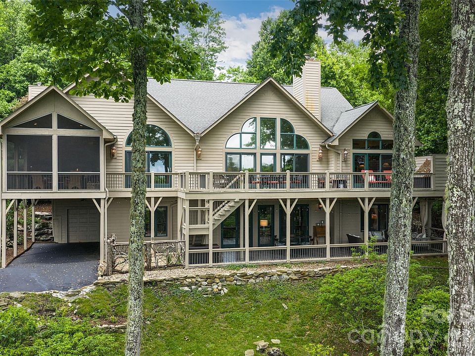 1st image of 305 Piney Knoll Ln