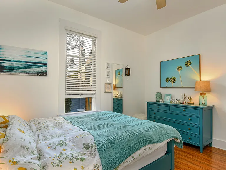 109 Mott Ave — Photo 11