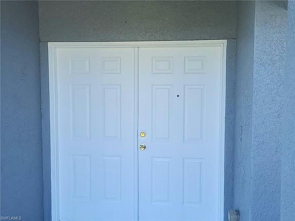3rd image of 675 Woodcrest Dr