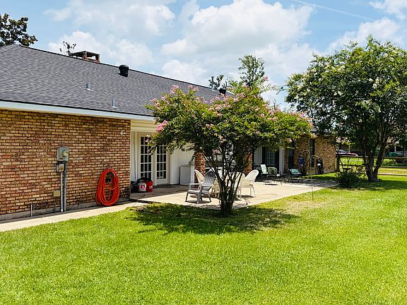 5th image of 833 Post Oak Rd
