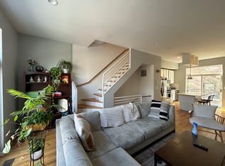 2205 W Ohio St #TH, Chicago, IL 60612