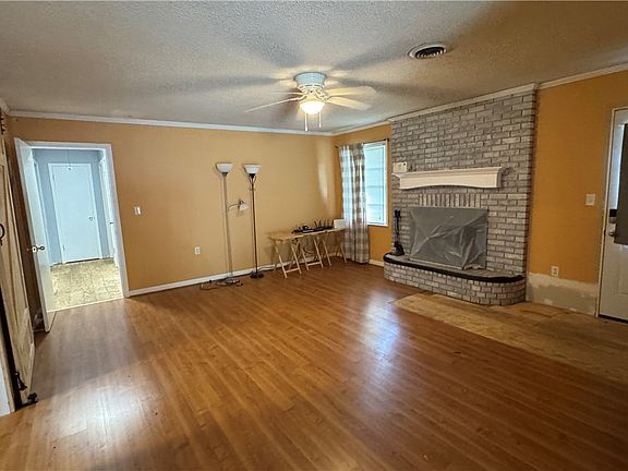 2nd image of 119 Christina Ln
