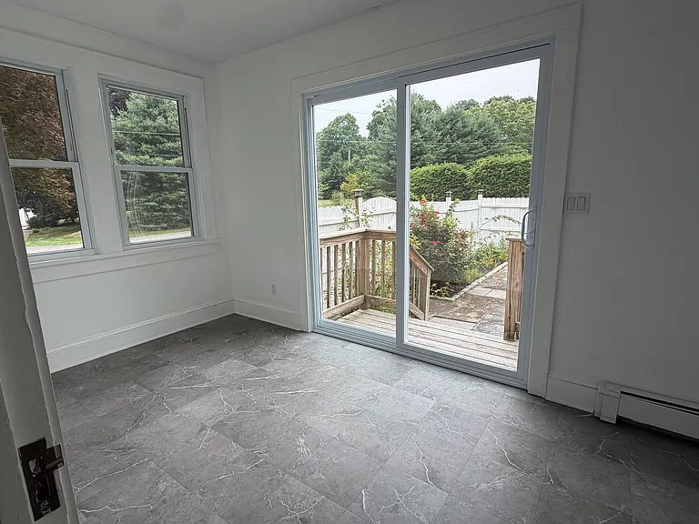 159 Barry Ave — Photo 6