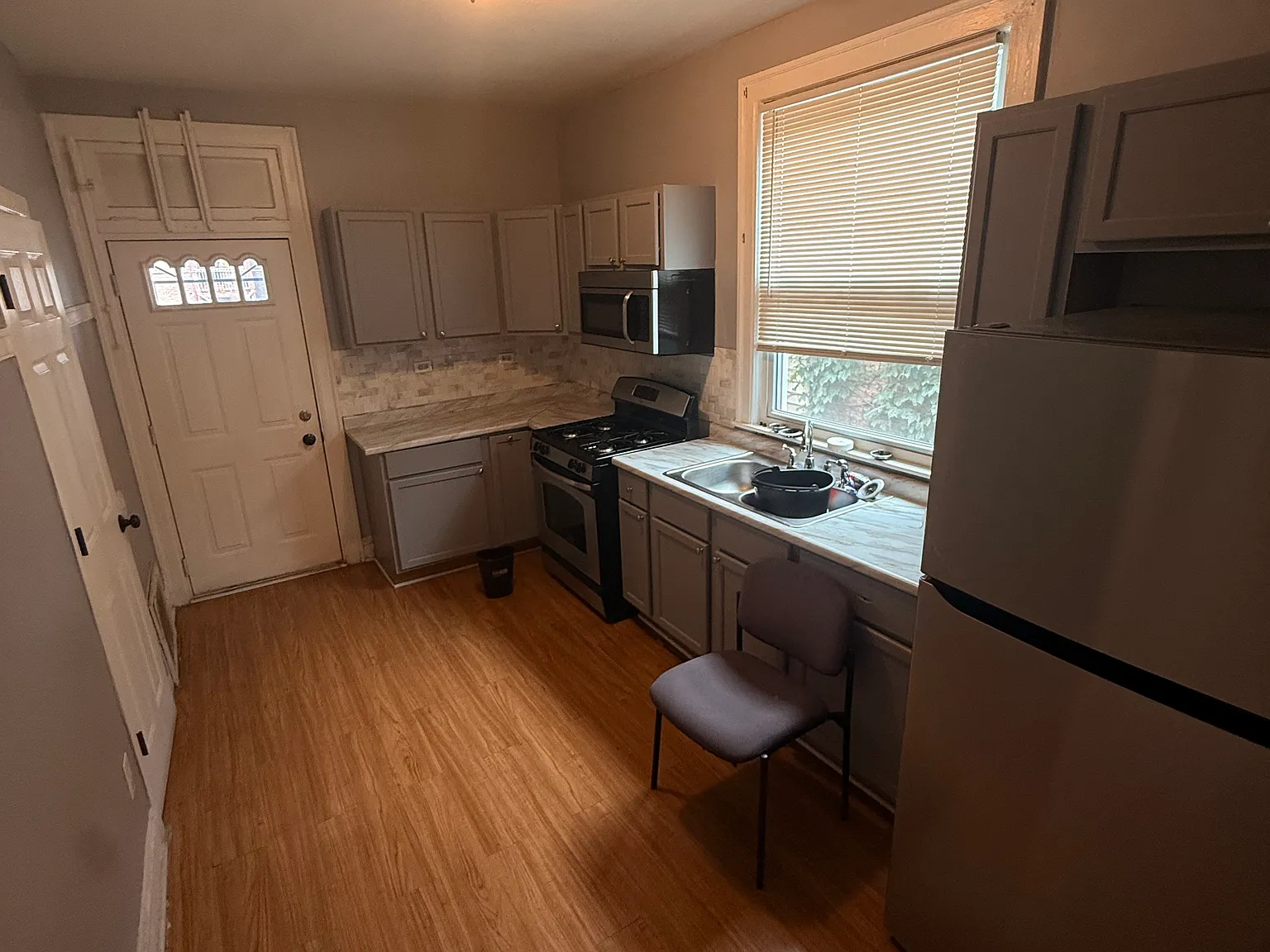2 bed, 1200 sqft, $1,500 — Photo 4