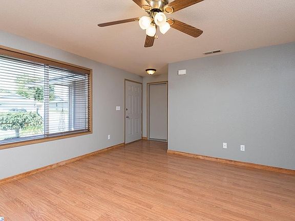 3rd image of 6512 Fenway Dr