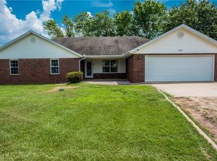 1537 Wagon Wheel Rd, Springdale, AR 72762