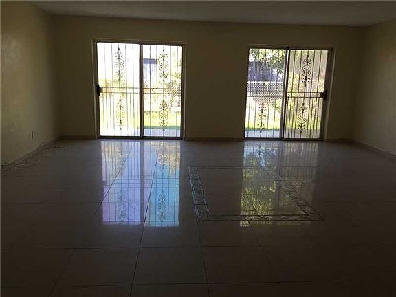 3rd image of 7521 Grandview Blvd
