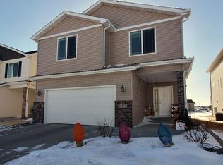 4876 Spencer Ln S, Fargo, ND 58104