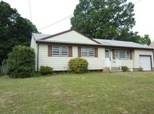1122 Smith St, Piscataway, NJ 08854