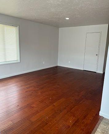 4th image of 1917 33rd Ave
