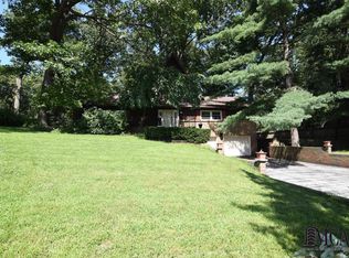 696 Miami Ct, Temperance, MI 48182