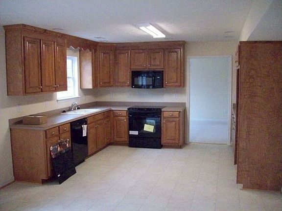 3rd image of 102 Melbourne Ct