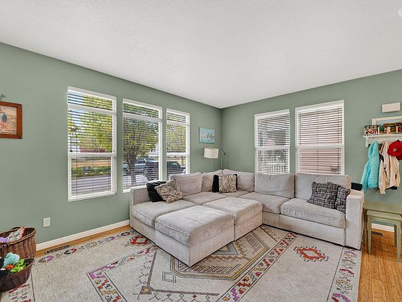 4th image of 5023 W Currant Dr