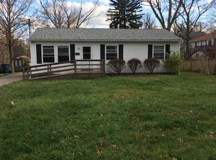 860 Barnes Ave, Cuyahoga Falls, OH 44221