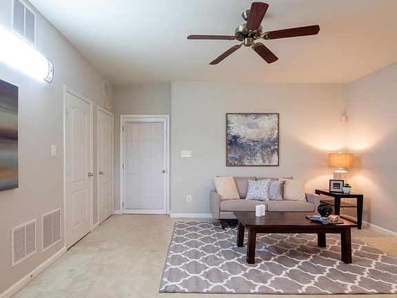 4th image of 12986 Park Crescent Cir
