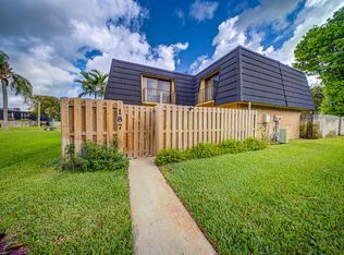 187 Woodland Rd, Palm Springs, FL 33461