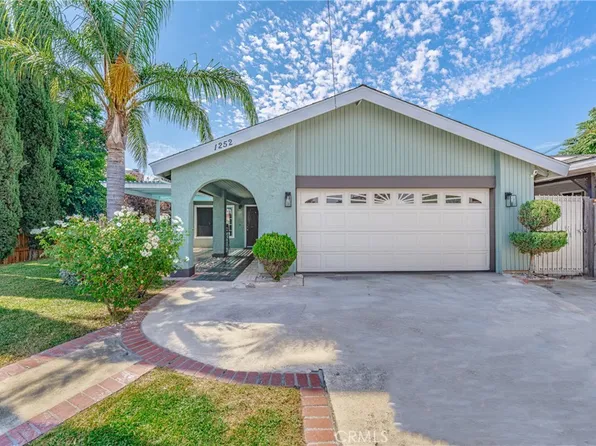 1252 E St, Corona, CA 92882