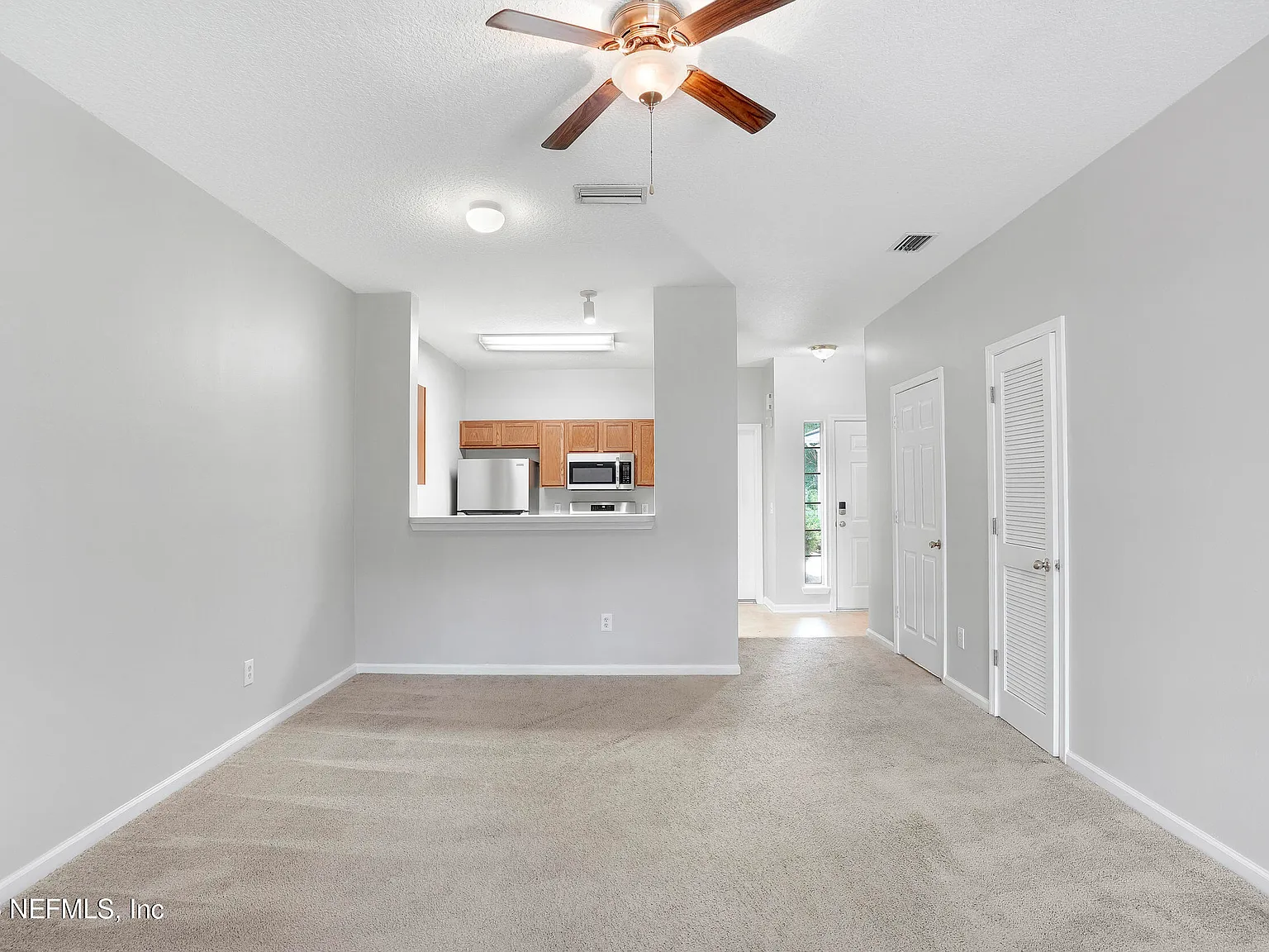 2 bed, 2.5 bath, 1104 sqft, $1,600 — Photo 4