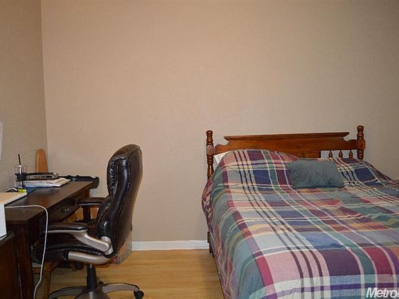 4th image of 404 Donner Ct