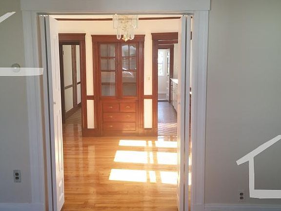 3rd image of 63 S Waverly St #1