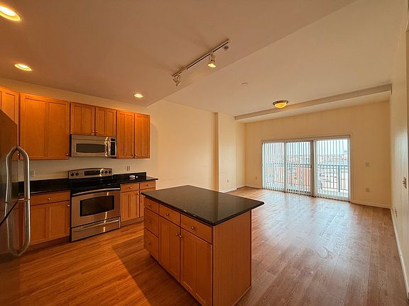 2nd image of 1950 N Logan St APT 1108