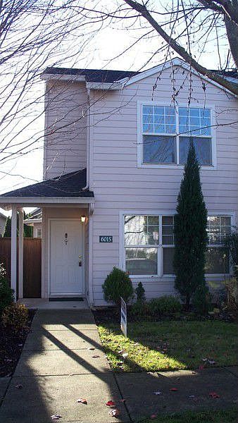 1st image of 6015 NE 35th Cir