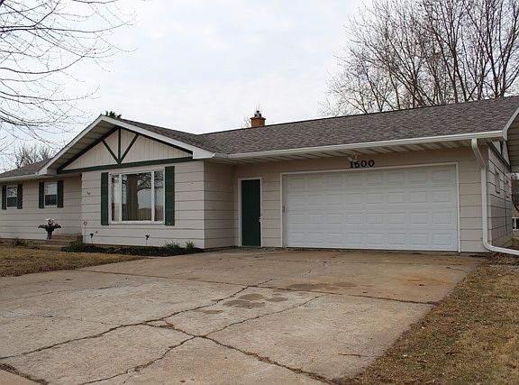 3rd image of 1500 N Saint Joseph Ave