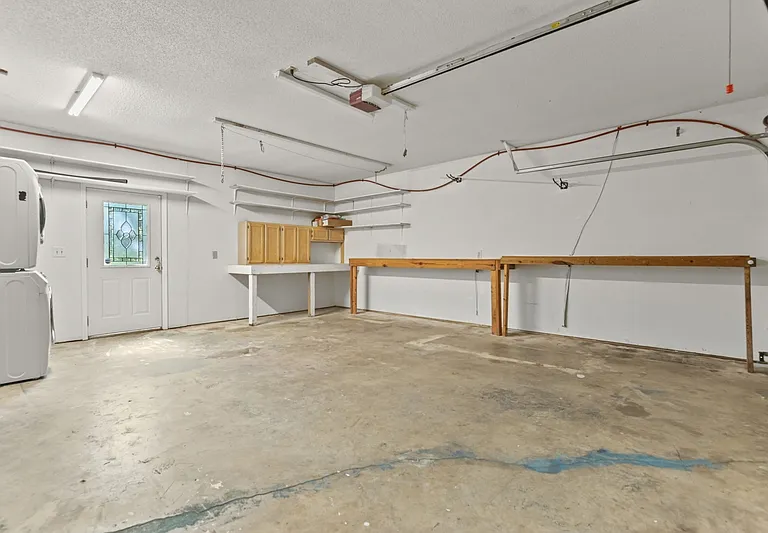 1382 Center Lake Dr — Photo 36