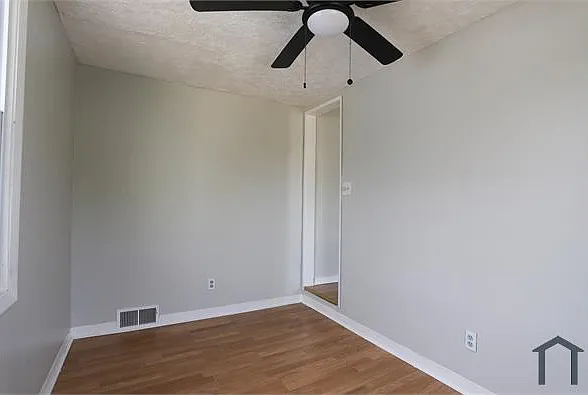 8910 Vineyard Ave #UP — Photo 9
