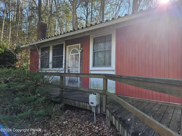 136 Barton Cir, Bartonsville, PA 18321