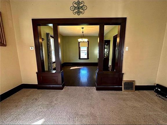 5th image of 303 N Vine St