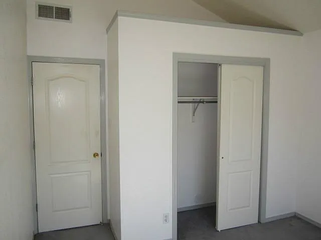 1468 Plaza Verde Dr — Photo 15