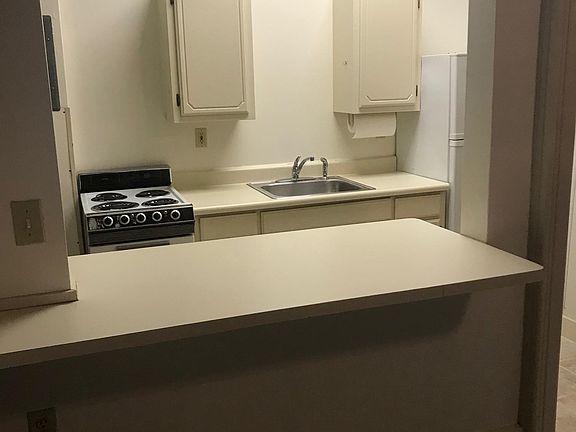 5th image of 200 N Holden St APT 2B
