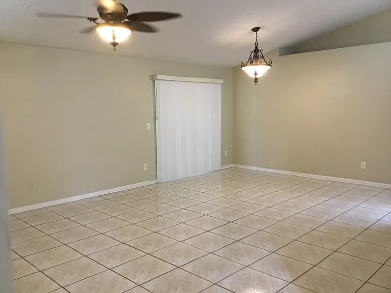 1773 E Chandelier Cir — Photo 5