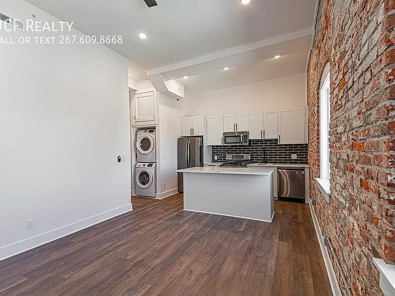 1211 Bainbridge St #2B — Photo 3