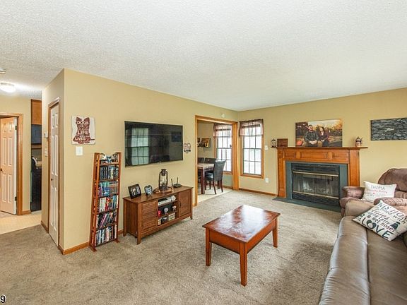 3rd image of 86 Burlington Ct