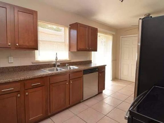 3rd image of 802 42nd St N