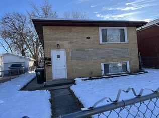 1105 Indian Ave, Aurora, IL 60505