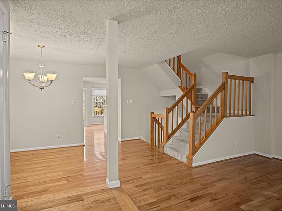 4th image of 1602 Oak Spring Way
