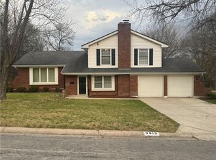 9915 Belleview Ave, Kansas City, MO 64114