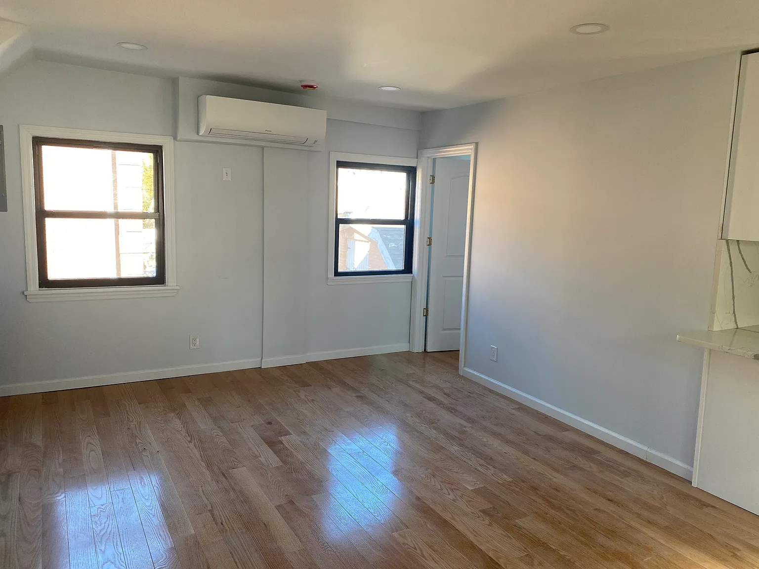 2 bed, 1200 sqft, $3,100 — Photo 4