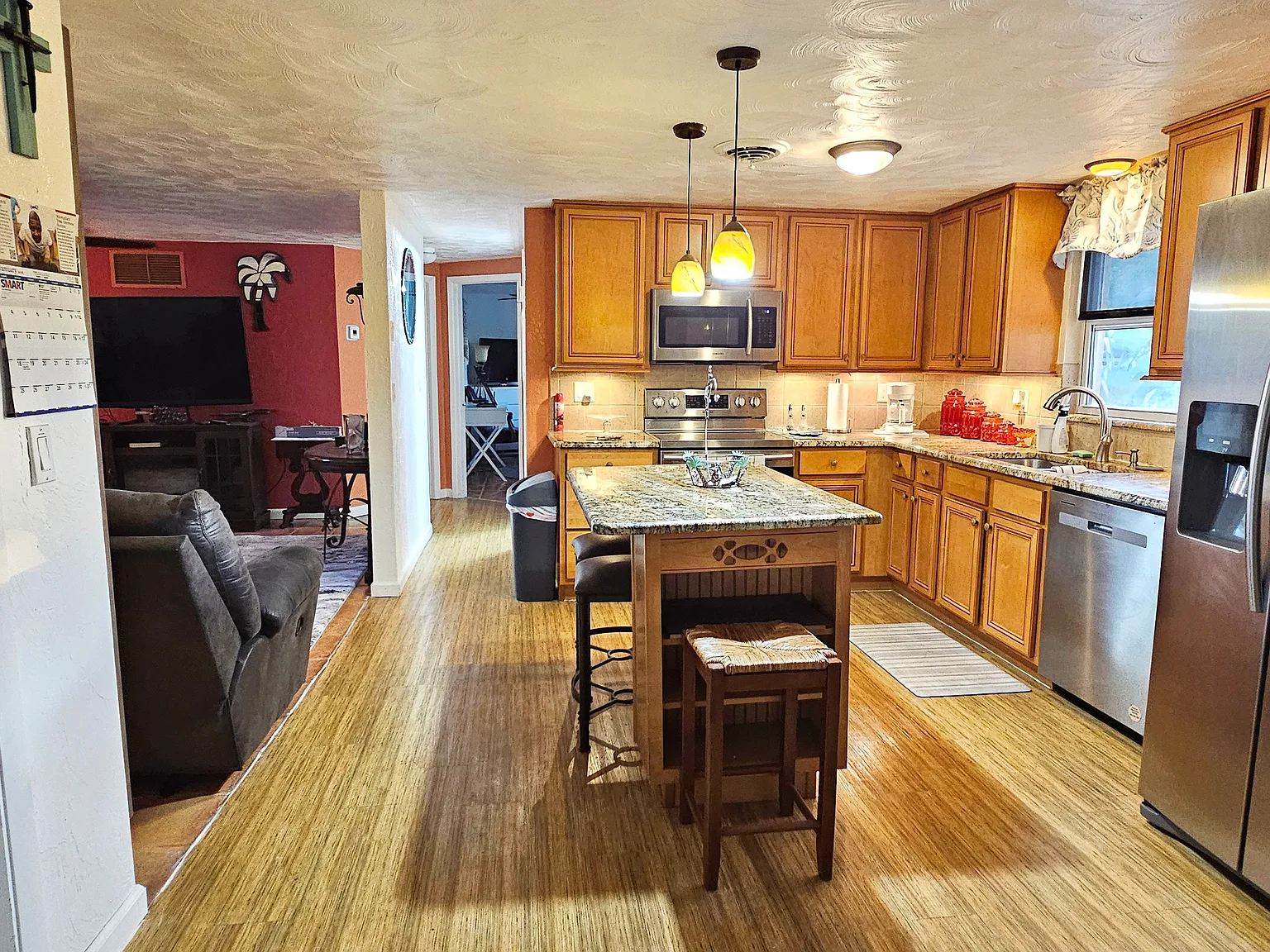 1120 Lampp Dr — Photo 2