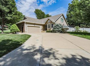 1714 NE 4th St, Blue Springs, MO 64014